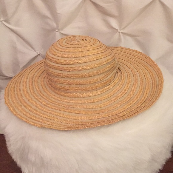 Hat - Spiral Straw Hat, Natural Straw Color. - Picture 3 of 5